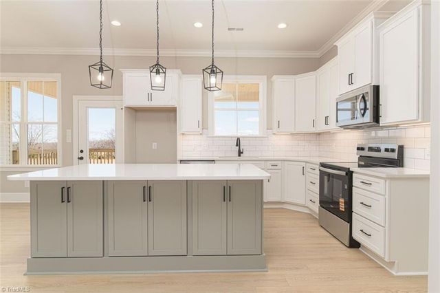 3639 Beasley School Road, Sandy Ridge, NC 27406