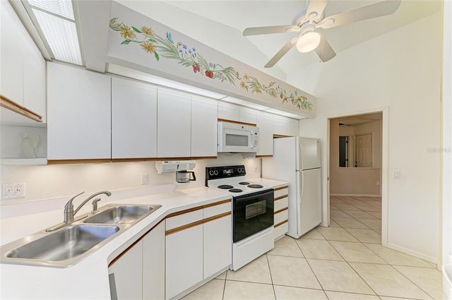 101 SOUTHAMPTON PLACE N 248, Venice, FL 34293