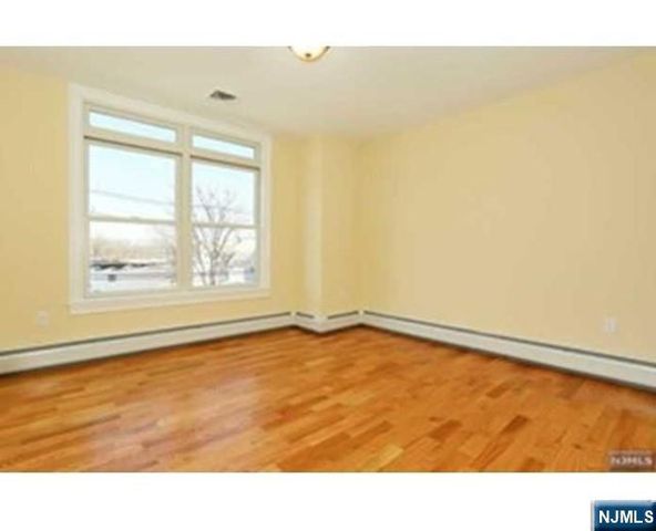 452C Grand Avenue C, Palisades Park, NJ 07650