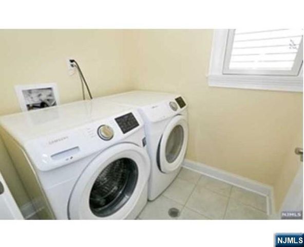 452C Grand Avenue C, Palisades Park, NJ 07650