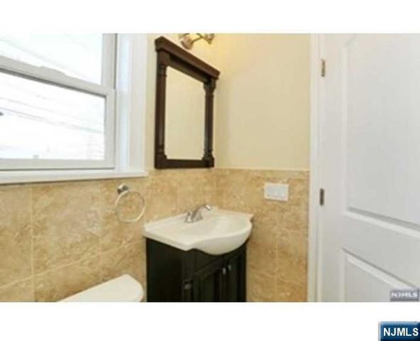 452C Grand Avenue C, Palisades Park, NJ 07650