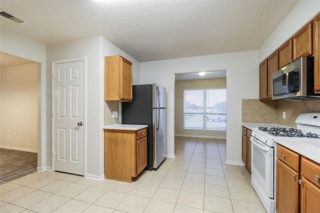 16700 Foursquare Drive, Conroe, TX 77385