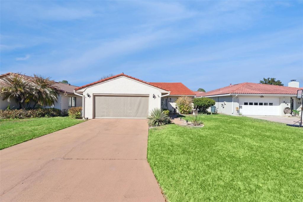 Image 2 of property listing at 688 AUGUSTA ROAD, Winter Haven, FL 33884