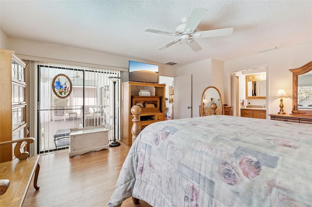 Image 11 of property listing at 688 AUGUSTA ROAD, Winter Haven, FL 33884