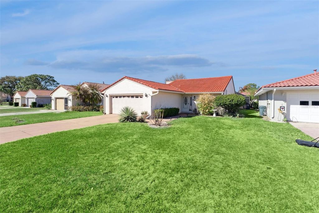 Image 3 of property listing at 688 AUGUSTA ROAD, Winter Haven, FL 33884