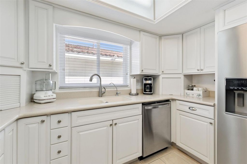 Image 9 of property listing at 688 AUGUSTA ROAD, Winter Haven, FL 33884