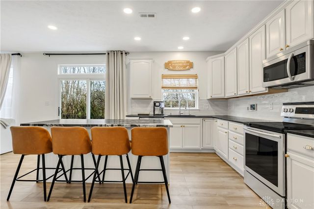 230 Stanton Drive, Springboro, OH 45066