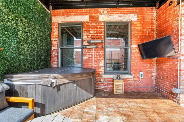 214 E Fourteenth Street, Cincinnati, OH 45202