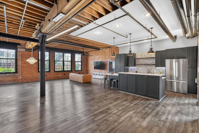 214 E Fourteenth Street, Cincinnati, OH 45202