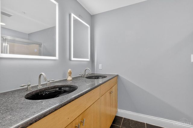 214 E Fourteenth Street, Cincinnati, OH 45202