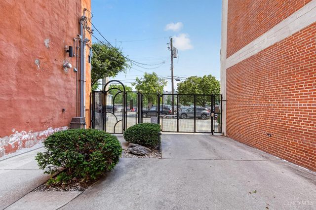 214 E Fourteenth Street, Cincinnati, OH 45202