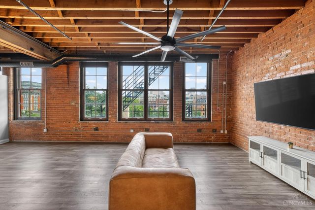 214 E Fourteenth Street, Cincinnati, OH 45202