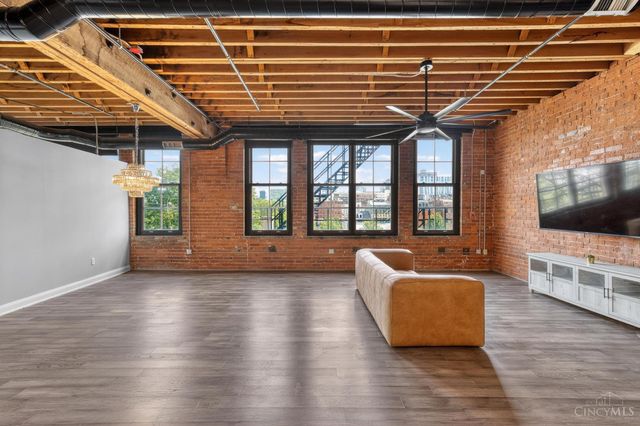 214 E Fourteenth Street, Cincinnati, OH 45202