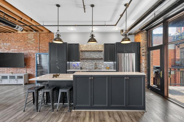 214 E Fourteenth Street, Cincinnati, OH 45202