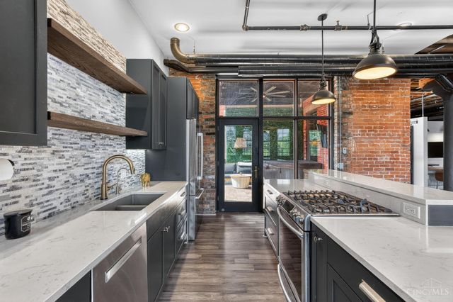 214 E Fourteenth Street, Cincinnati, OH 45202