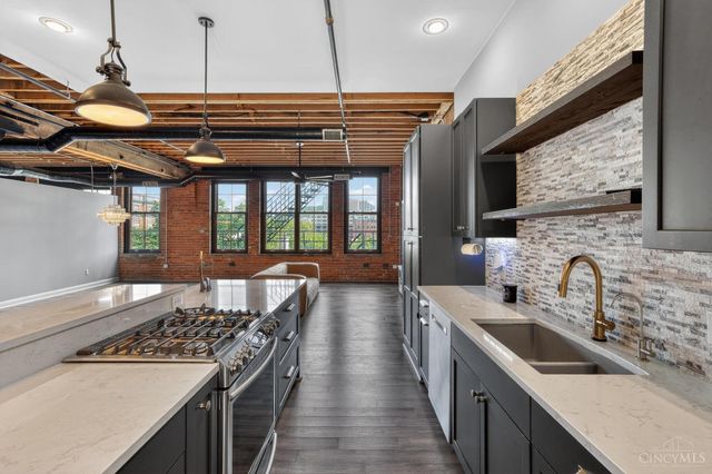 214 E Fourteenth Street, Cincinnati, OH 45202