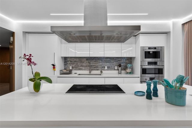 300 Sunny Isles Boulevard 41902, Sunny Isles Beach, FL 33160