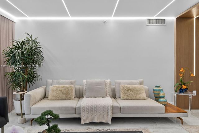 300 Sunny Isles Boulevard 41902, Sunny Isles Beach, FL 33160