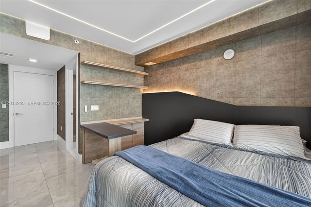300 Sunny Isles Boulevard 41902, Sunny Isles Beach, FL 33160