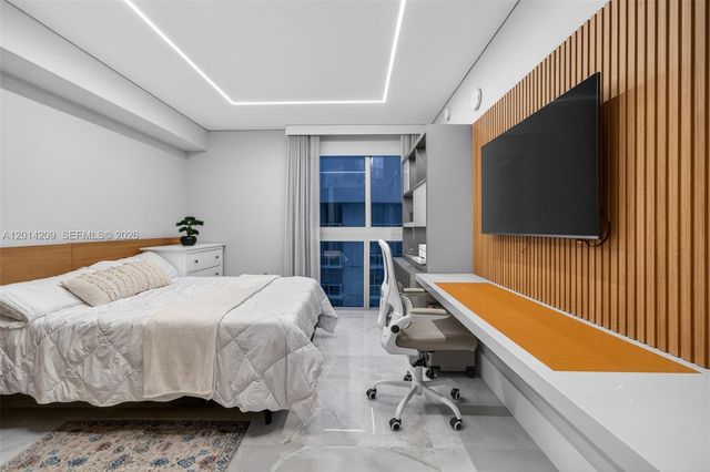 300 Sunny Isles Boulevard 41902, Sunny Isles Beach, FL 33160