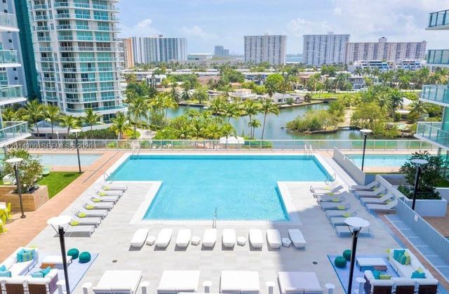 300 Sunny Isles Boulevard 41902, Sunny Isles Beach, FL 33160