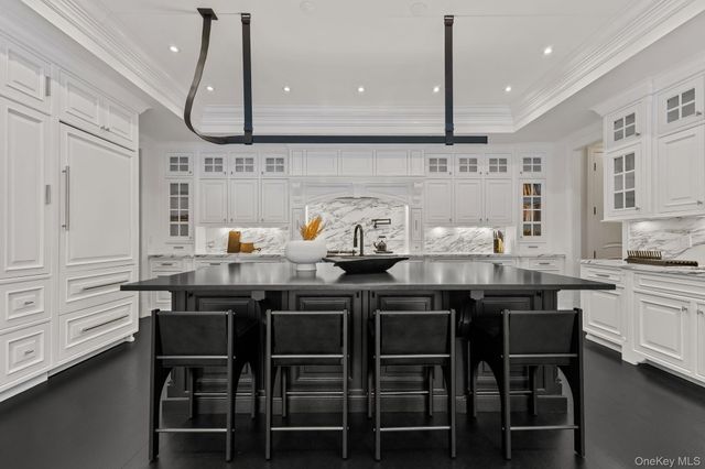 12 Gifford Lake Drive, Armonk, NY 10504