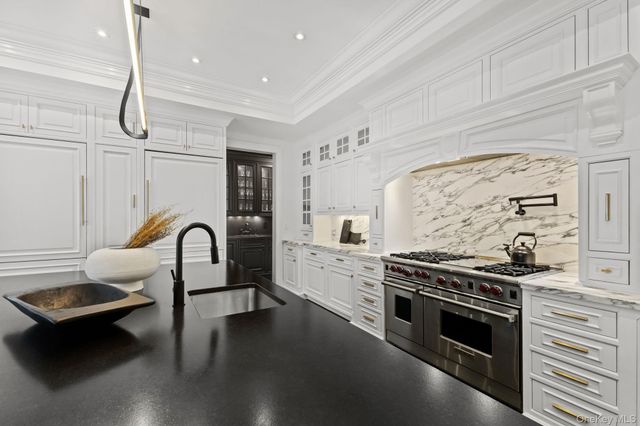 12 Gifford Lake Drive, Armonk, NY 10504