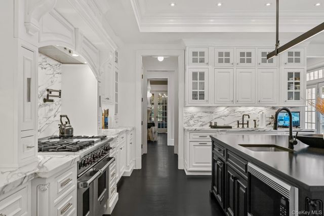 12 Gifford Lake Drive, Armonk, NY 10504