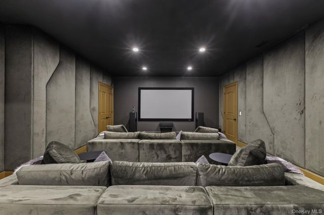 12 Gifford Lake Drive, Armonk, NY 10504