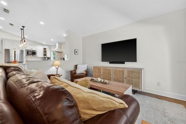 4311 AVENUE CANNES, Lutz, FL 33558