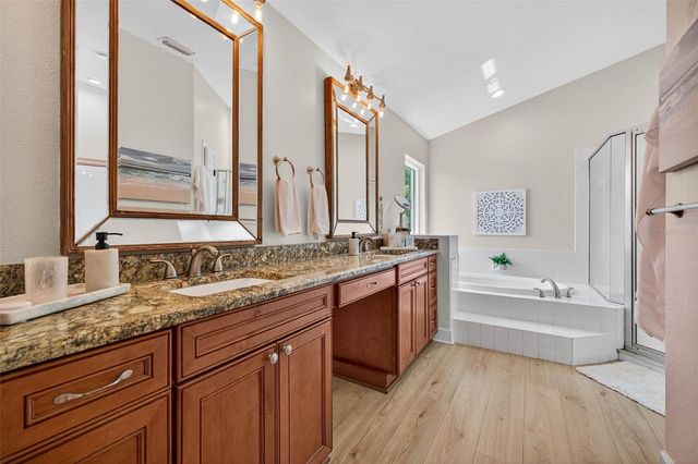 4311 AVENUE CANNES, Lutz, FL 33558