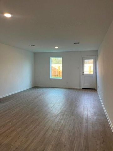 917 Pertuso Lane, Huffman, TX 77336
