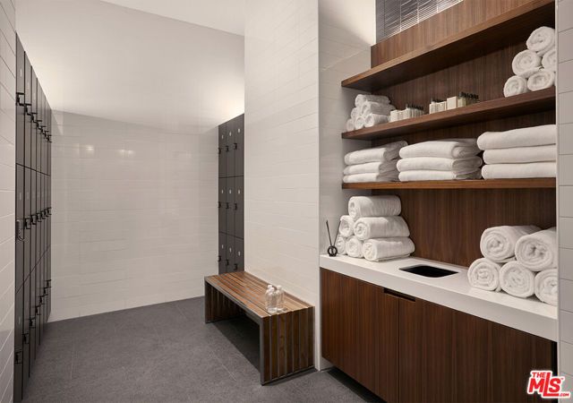 10000 Santa Monica Boulevard 1905, Los Angeles, CA 90067