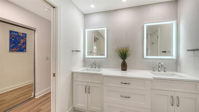 3460 WINDING OAKS DRIVE 38, Longboat Key, FL 34228