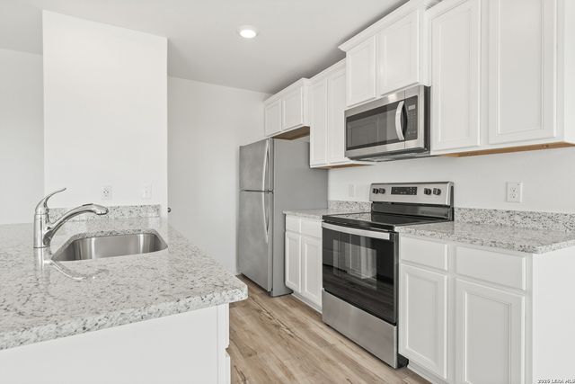 16120 Farmer, Lytle, TX 78052