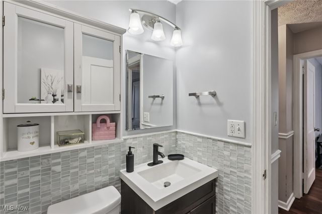 1699 Redwood Avenue, Akron, OH 44301