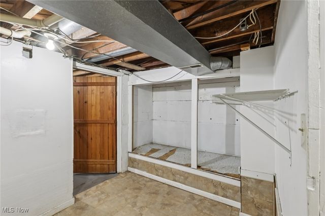 1699 Redwood Avenue, Akron, OH 44301