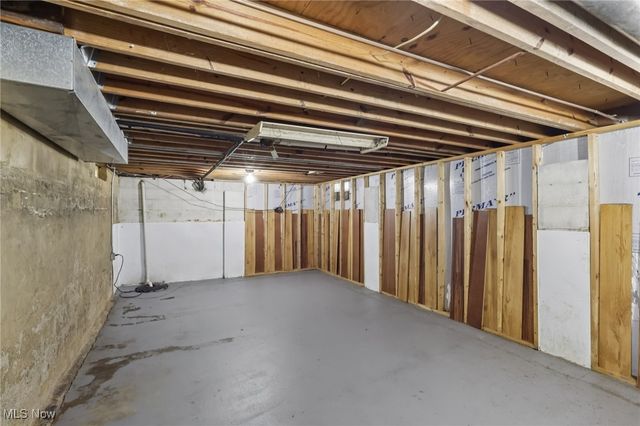 1699 Redwood Avenue, Akron, OH 44301