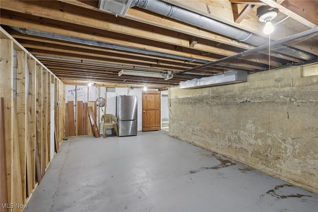 1699 Redwood Avenue, Akron, OH 44301