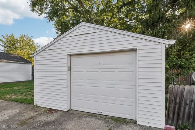 1699 Redwood Avenue, Akron, OH 44301