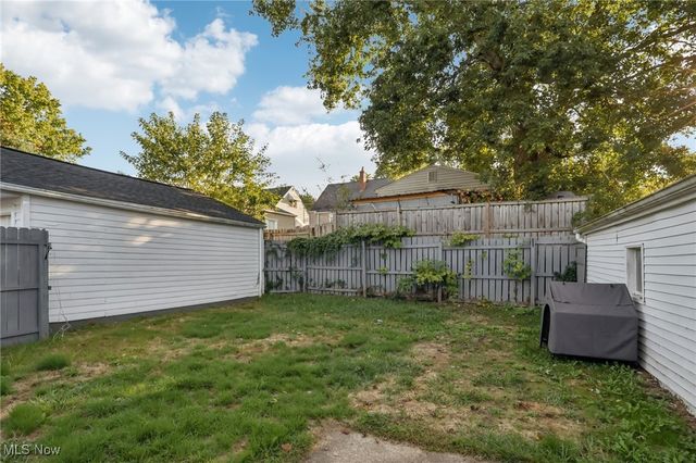 1699 Redwood Avenue, Akron, OH 44301