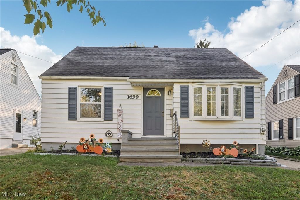 1699 Redwood Avenue, Akron, OH 44301