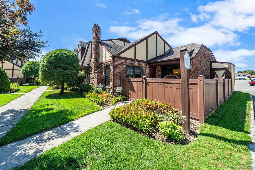 42 Summerfield Court, Deer Park, NY 11729 — exterior