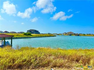 296 E Lago Loop Road, Port O'connor, TX 77982