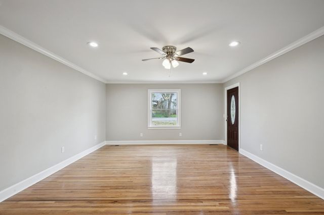 710 Anthony St, Gallatin, TN 37066