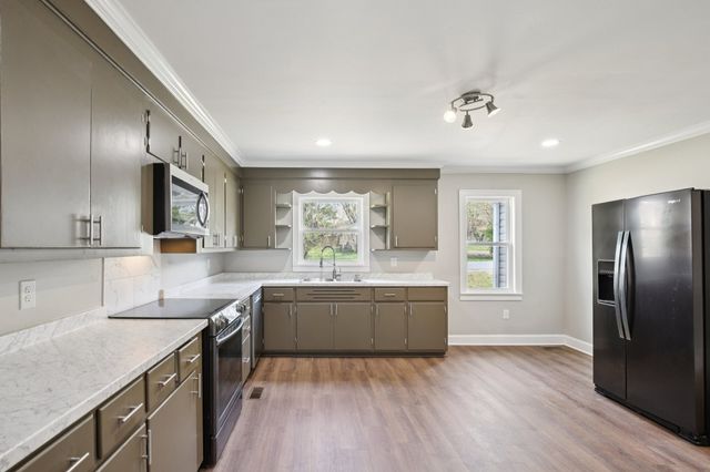 710 Anthony St, Gallatin, TN 37066