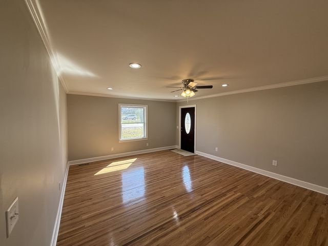 710 Anthony St, Gallatin, TN 37066