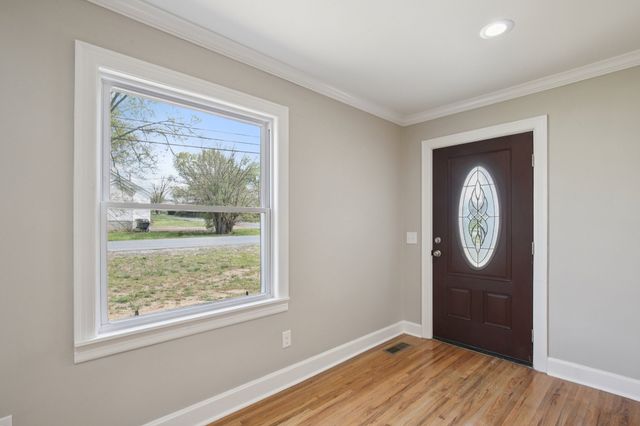 710 Anthony St, Gallatin, TN 37066