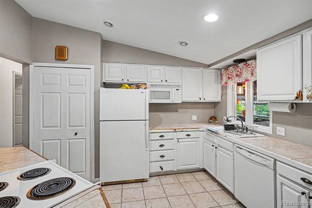 205 Fitzner Drive, Davison, MI 48423