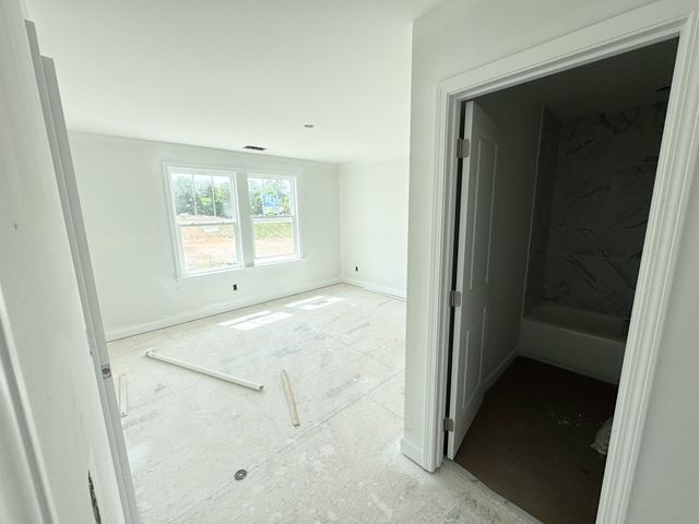 1933 Hildebrand Lane, Columbia, TN 38401